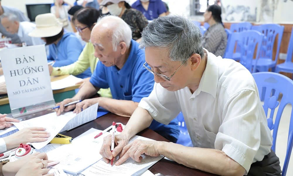 Tuổi nghỉ hưu thay đổi từ 2026: Người lao động cần lưu ý