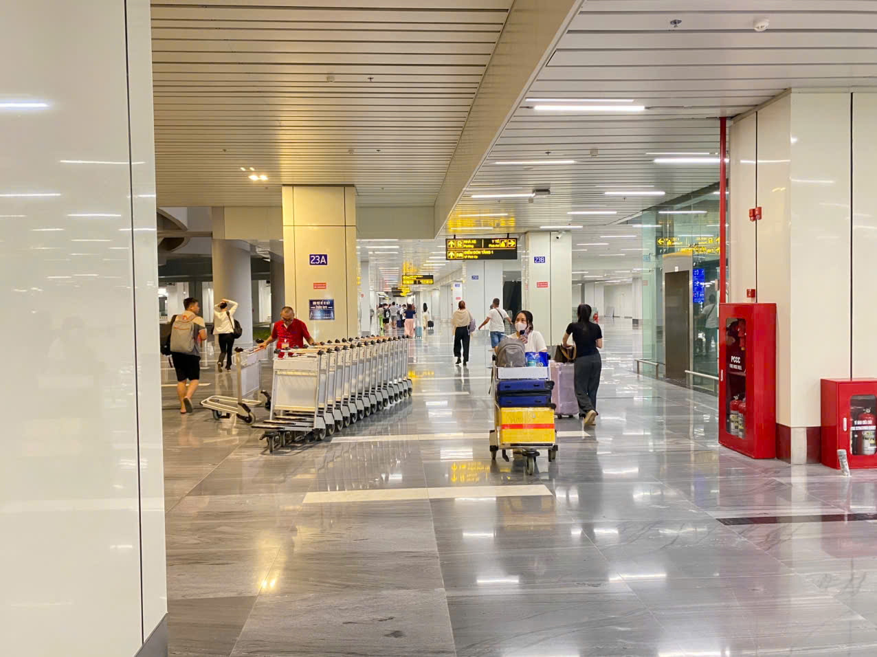 Nhà ga T3 Tân Sơn Nhất: Rộng mà… không tiện