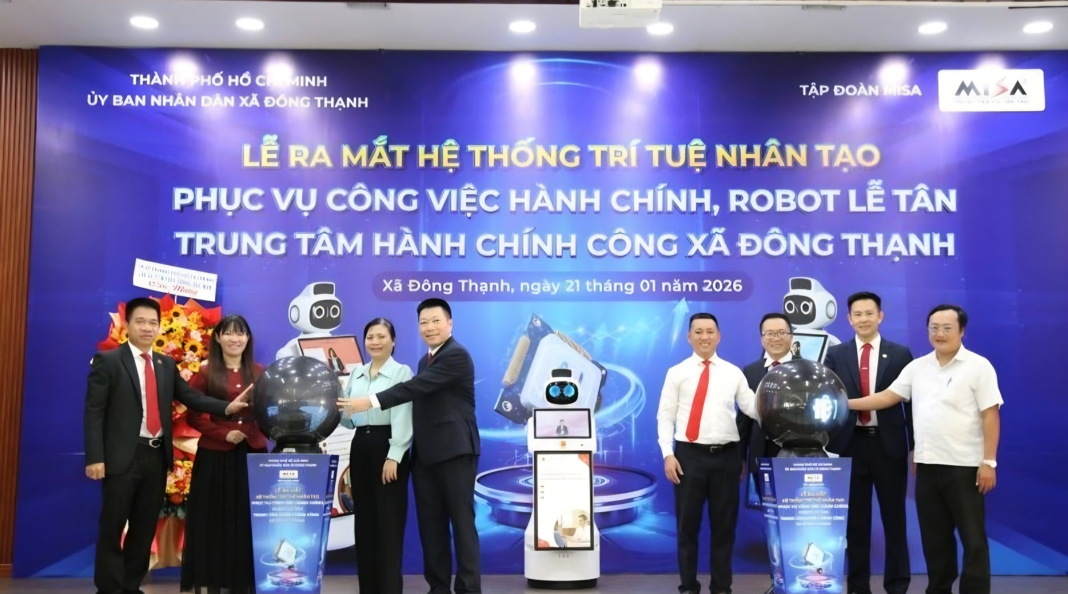 Đưa Robot tích hợp AI vào phục vụ trung tâm hành chính công