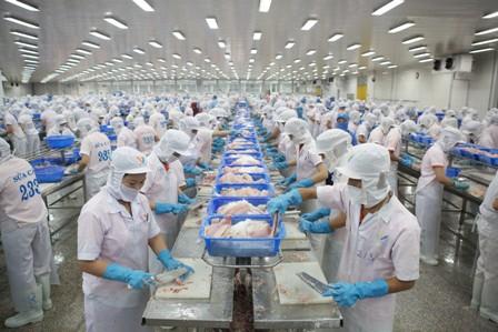 “Nghỉ lễ kiểu doanh nghiệp: Đẩy ngày, né luật và câu chuyện không của riêng ai”