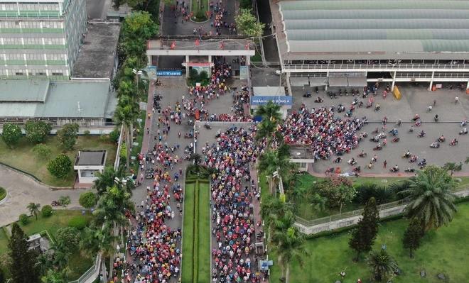 Công nhân khu công nghiệp – khi đồng lương không theo kịp giá sống