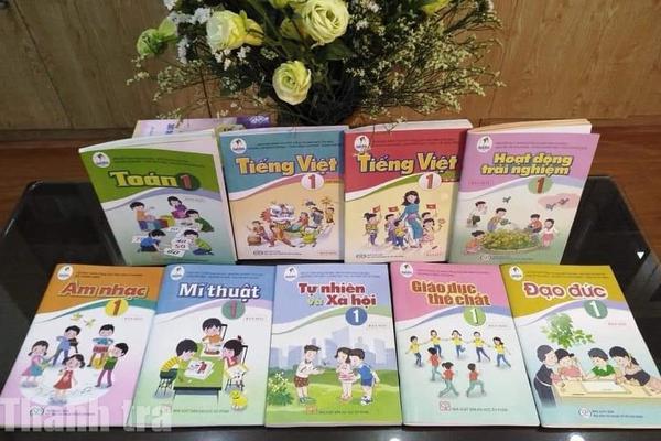 Thống nhất một bộ sách giáo khoa toàn quốc: Giảm áp lực cho giáo viên hay bước điều chỉnh sau nhiều năm “đa bộ sách”?