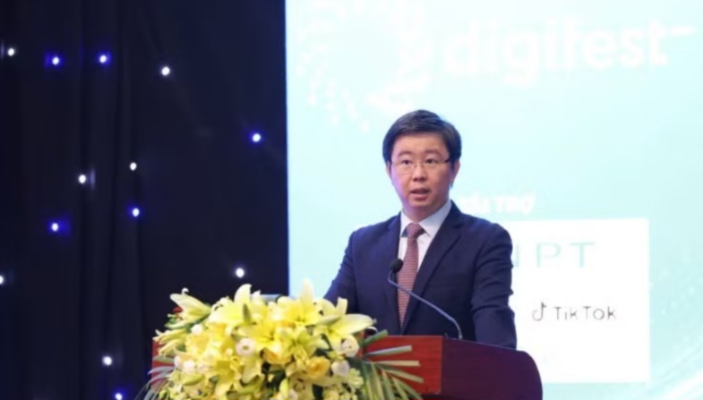 Phát triển nền tảng số và dịch vụ số, chuyển hoạt động lên môi trường số