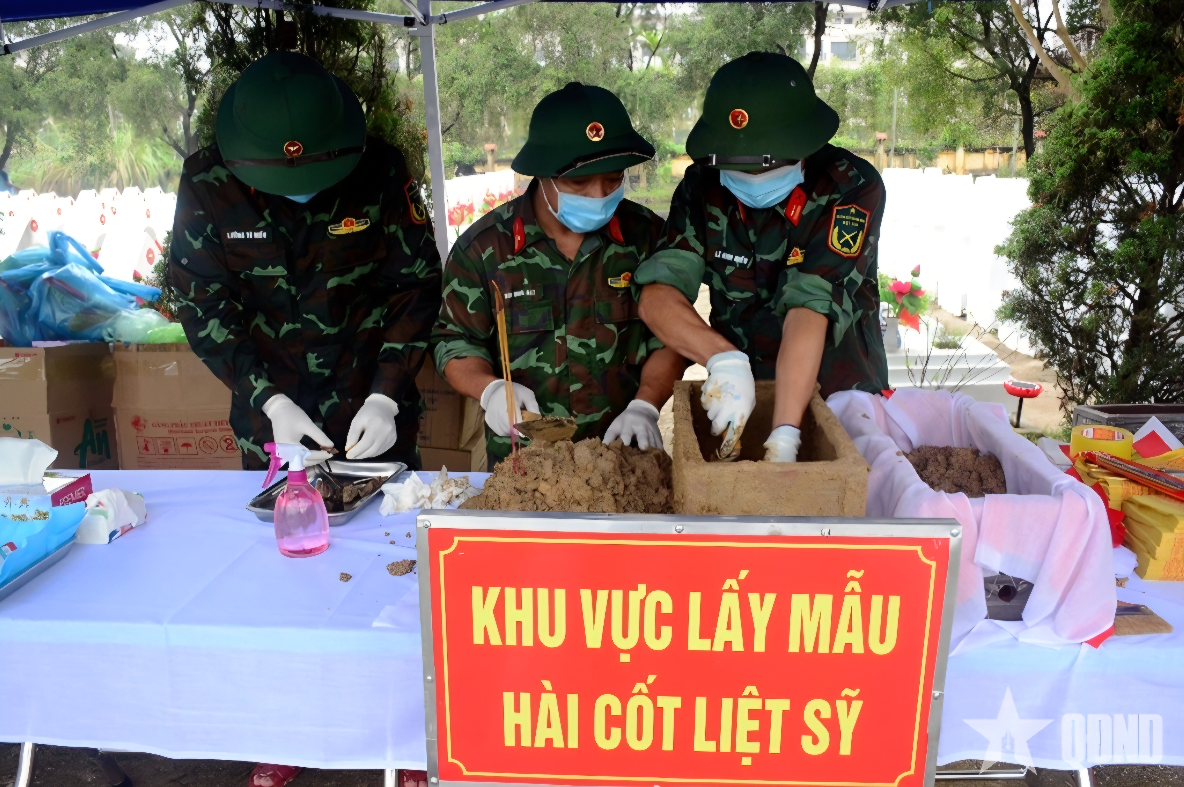Thanh Hóa: Lấy mẫu ADN hơn 1.000 hài cốt liệt sĩ tại Nghĩa trang Hàm Rồng