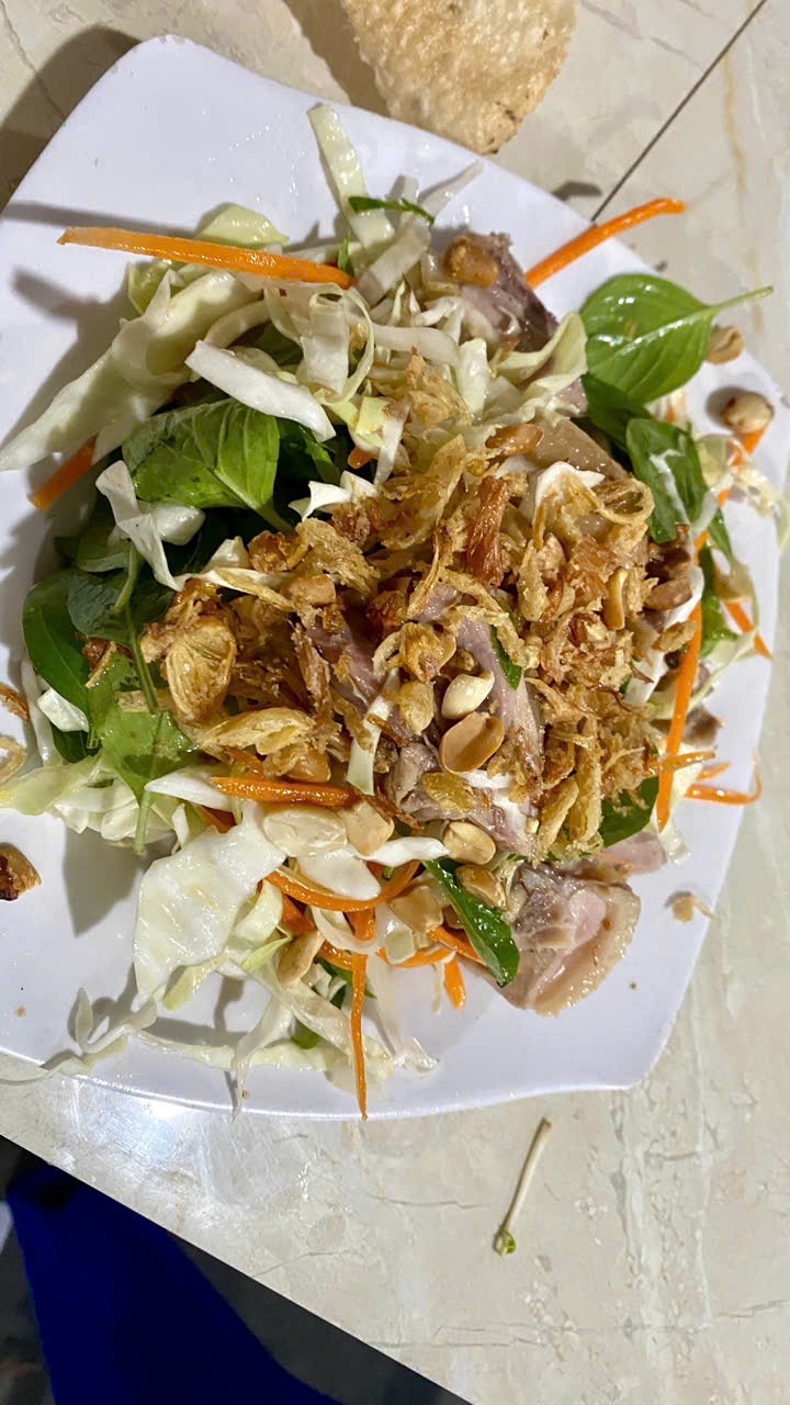 MỘT BỮA TỐI KHÔNG HẸN TRƯỚC Ở ĐỨC PHỔ